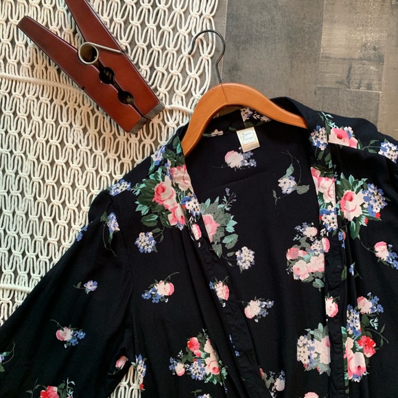 Japna Tops - Japan’s Floral Open Kimono / Robe
